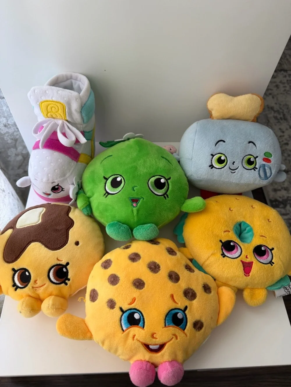 SHOPKINS Plush Set of 6” Stuffed Characters Lot Mixed Bundle